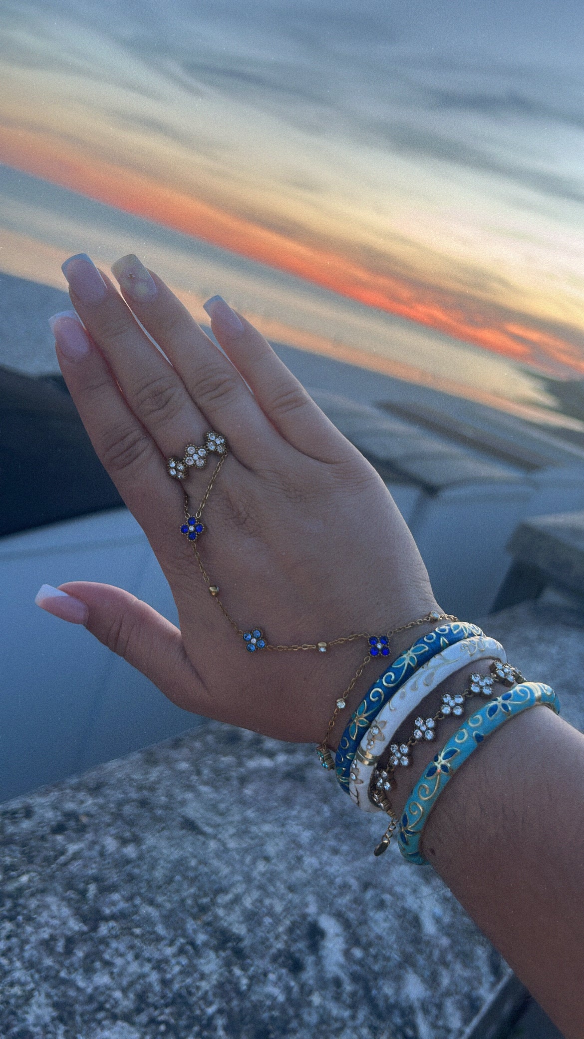 chaine de main alma bleu