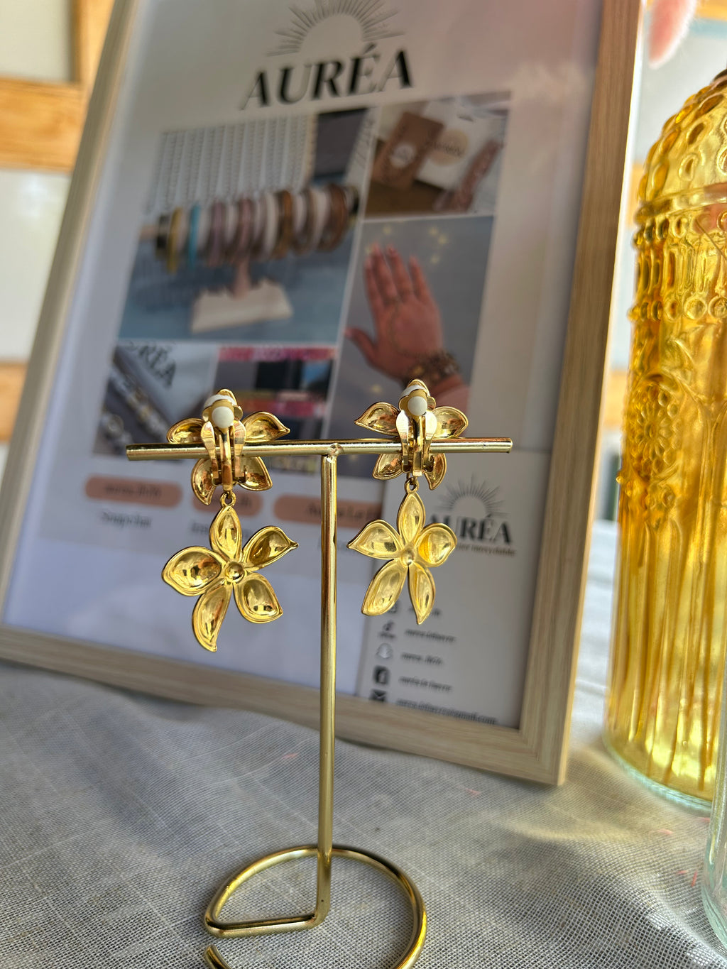 fleur doré pendante